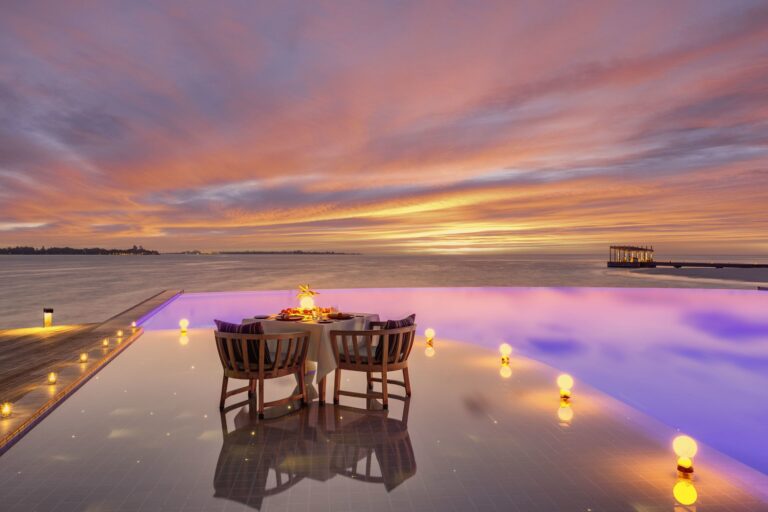 Kudadoo Maldives Private Island - outdoor dining